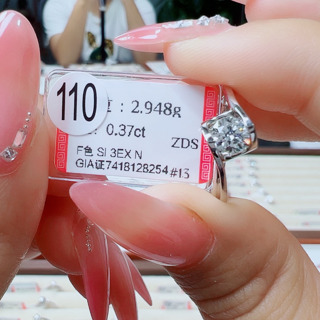 戒指/指环18K金镶嵌钻石