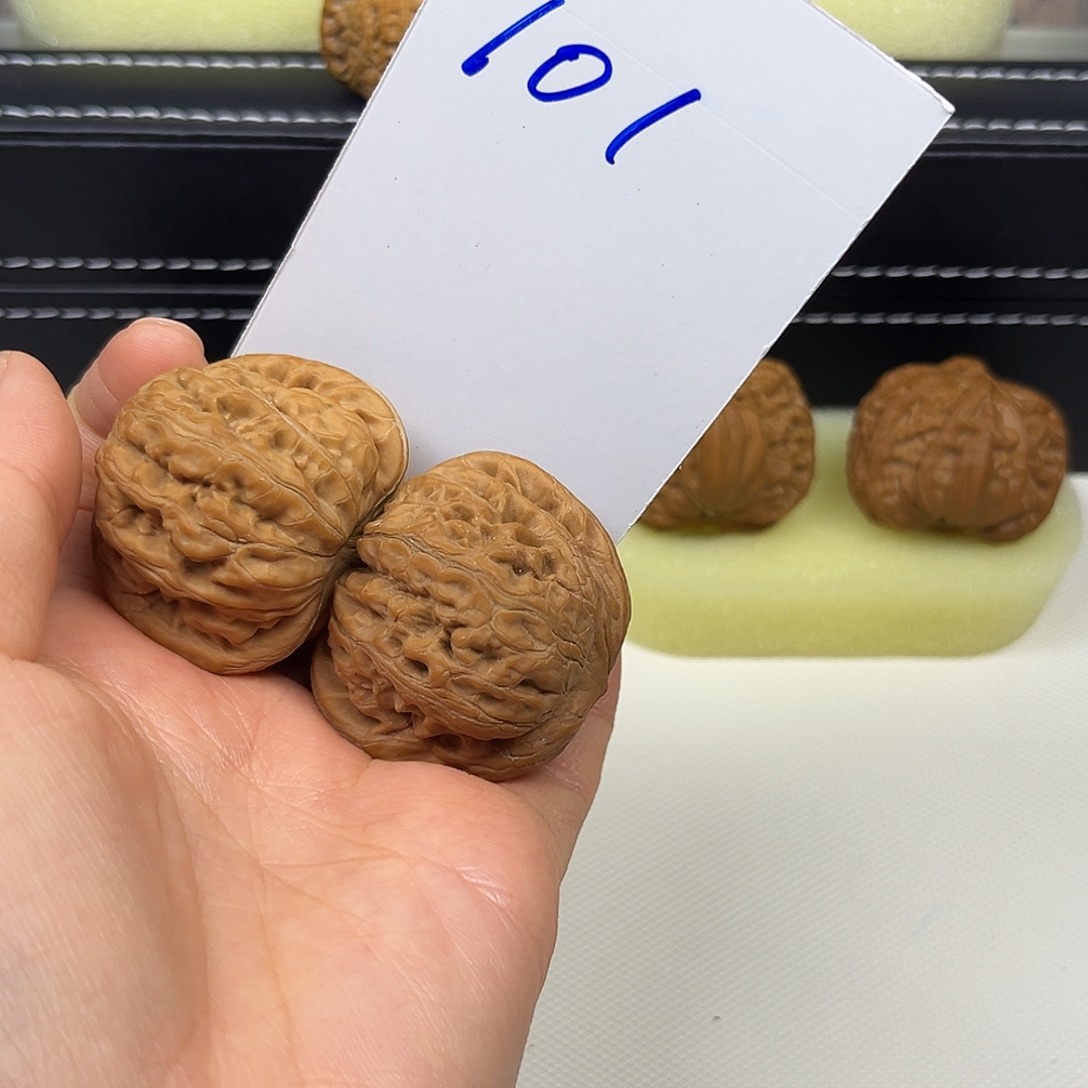 文玩核桃吊坠元宝42