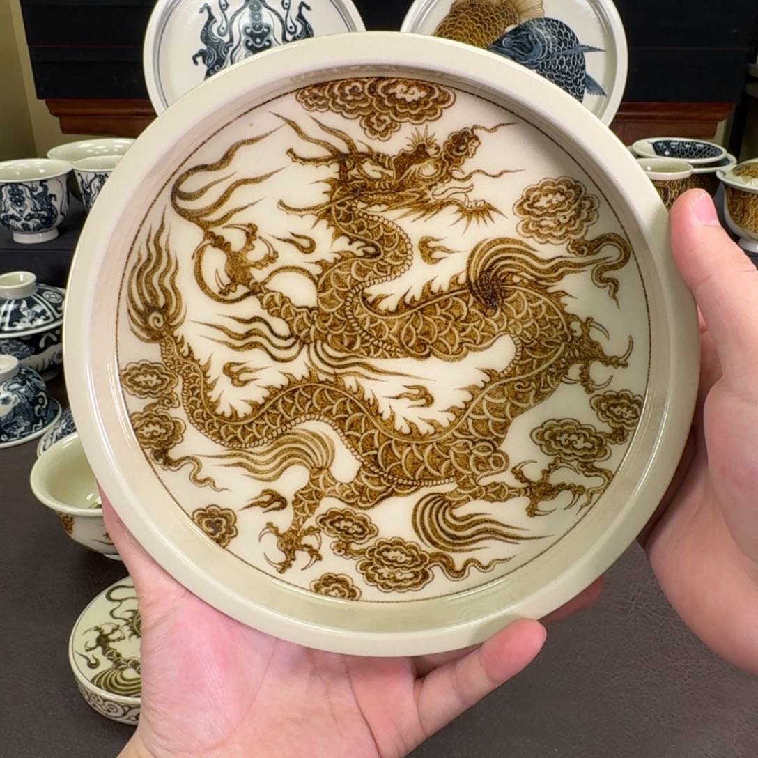 瓷片釉里金1351龙壶承元经秘旨