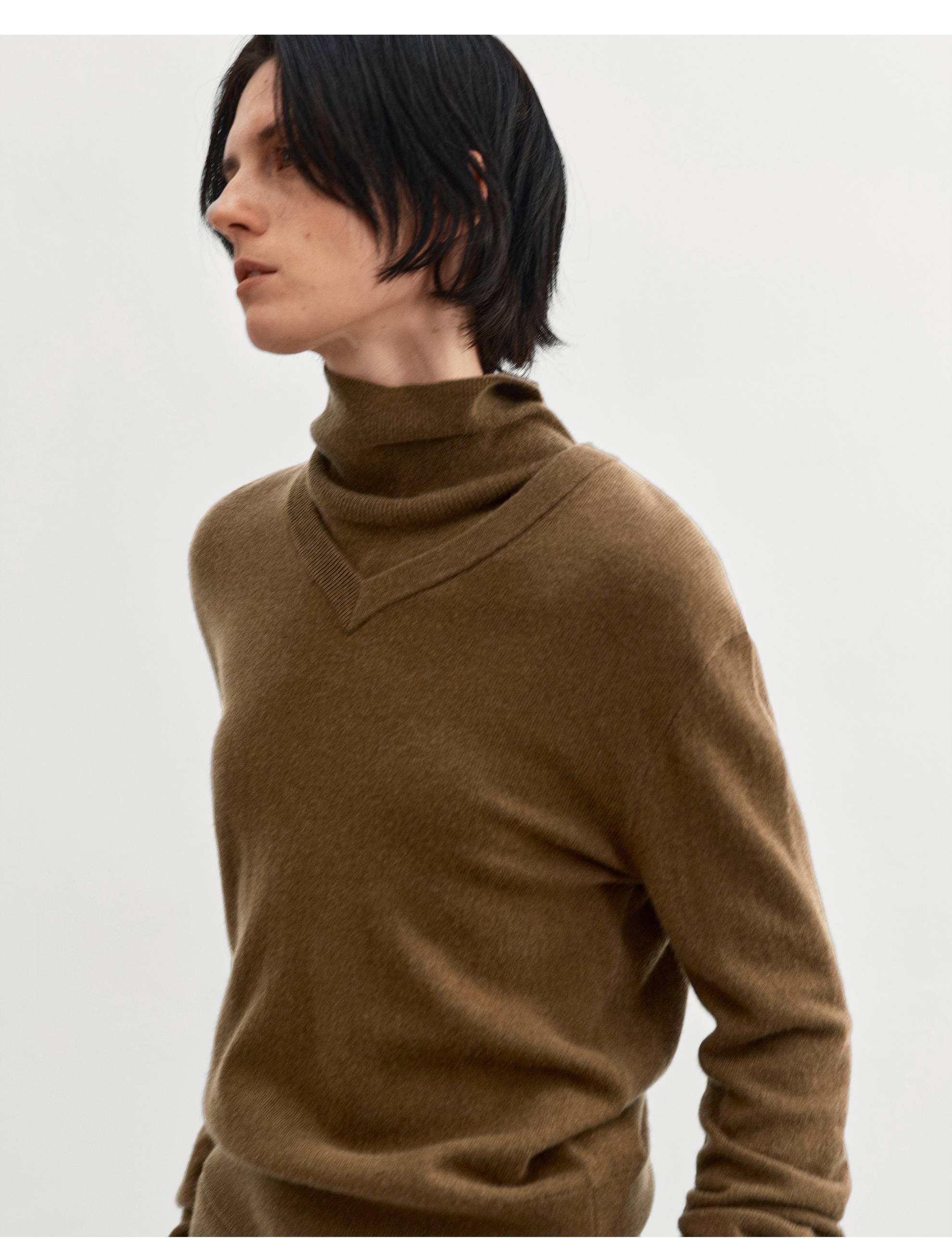 MSTUDIO25YP经典羊毛V领上衣