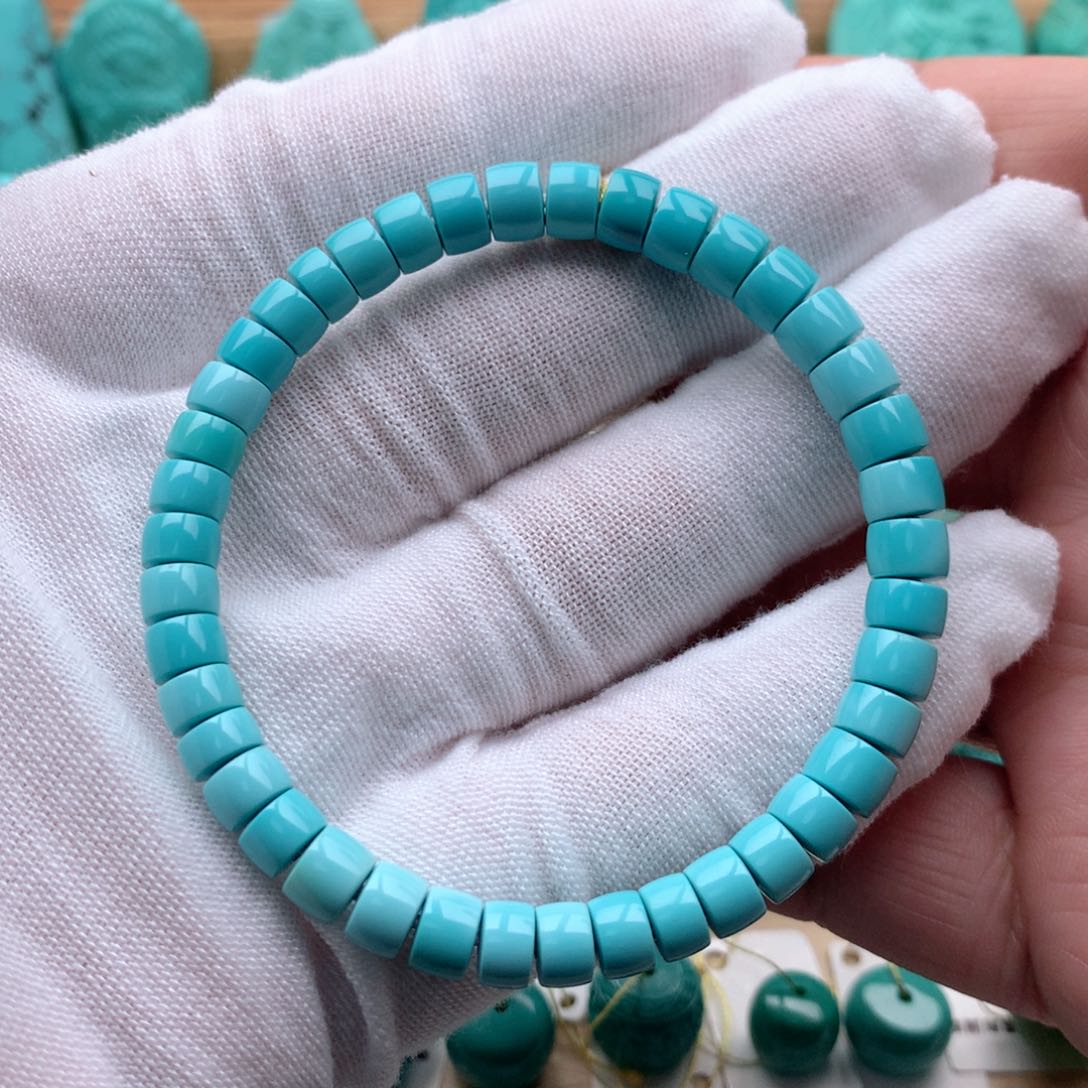 绿松石颈饰未镶嵌