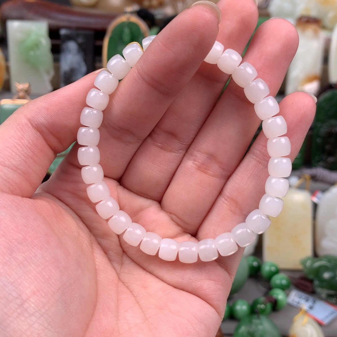 和田玉吊坠未镶嵌