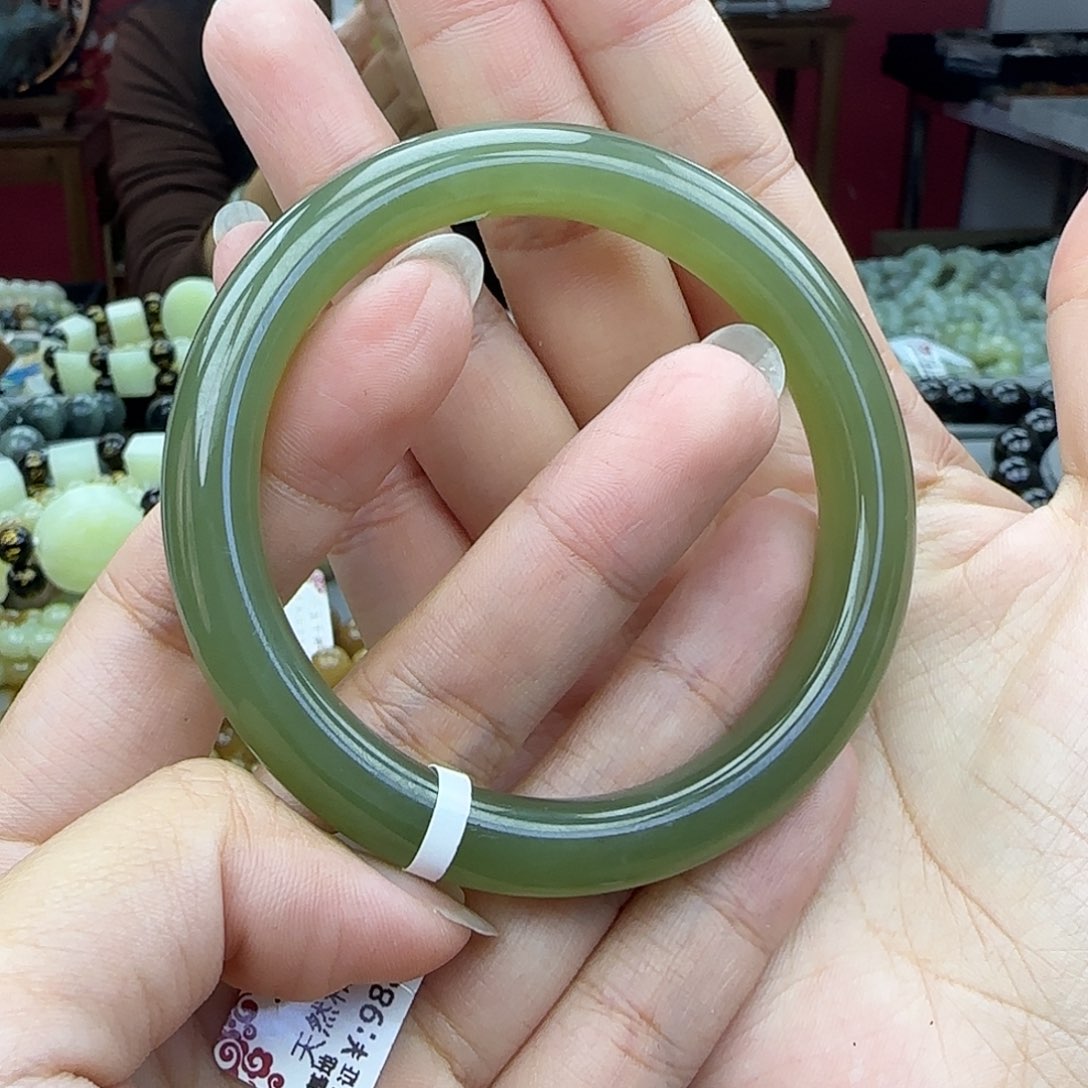 和田玉手镯未镶嵌晓**舍