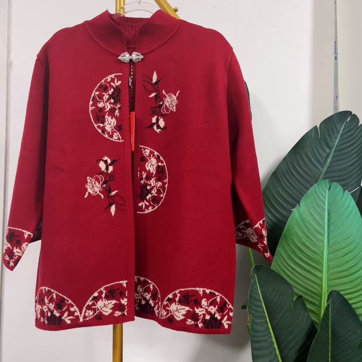 大庆仓刺绣蝴蝶女士时尚两件套库位V404