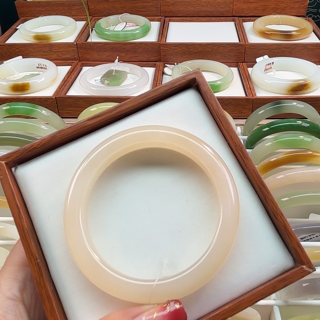 和田玉手镯未镶嵌55