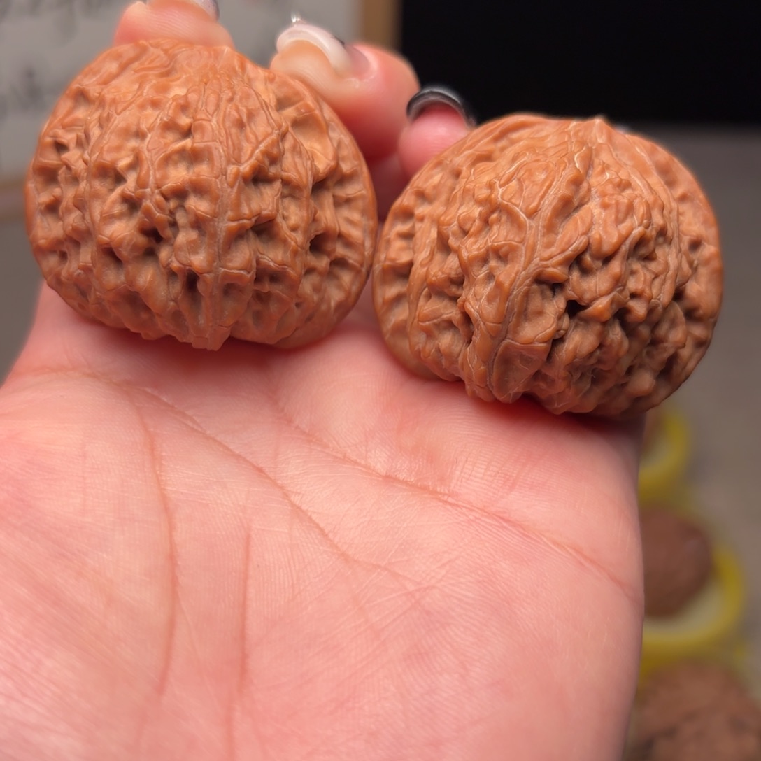 42 尺山地红皮磨盘边 42肚39 高35 克重 43 克
