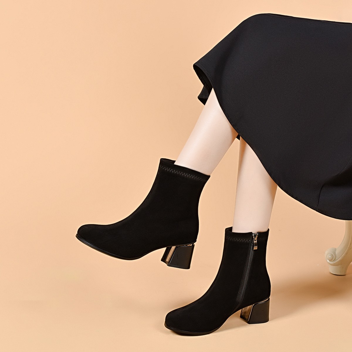 新款中跟通勤秋冬真皮短靴黑色马丁靴磨砂粗跟单靴圆头时尚百搭