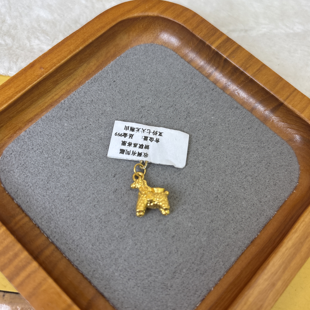 B029锤纹马提溜足金999配件吊坠