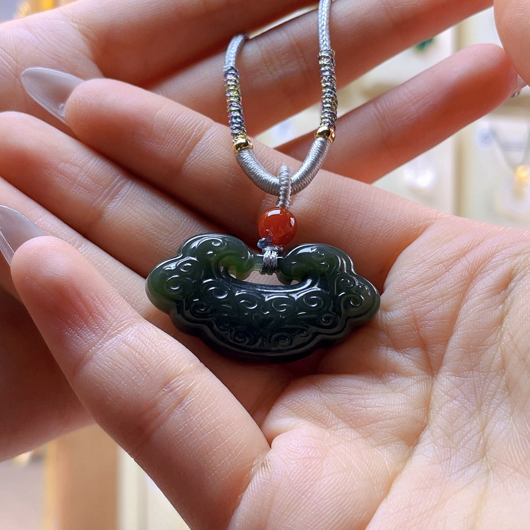 和田玉吊坠(赠链)未镶嵌