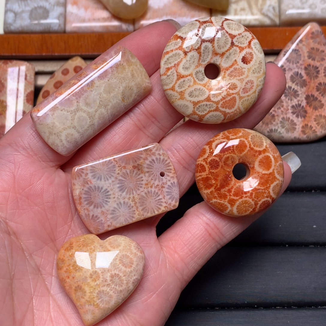 洁***～硅化玉未镶嵌吊坠无事牌手排平安扣