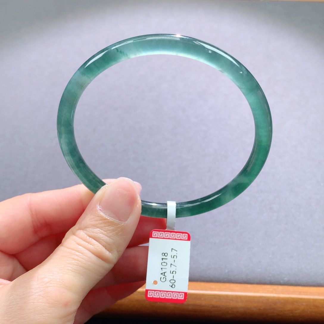 翡翠手镯未镶嵌天然翡翠手镯