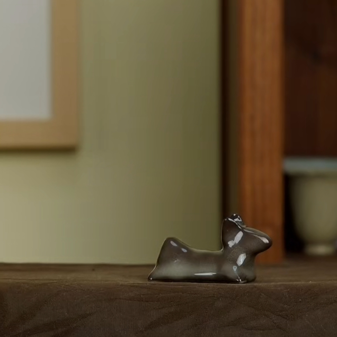 咖色窑变板鸭旺搁置手工陶瓷复古创意家用摆件摆台笔架筷枕