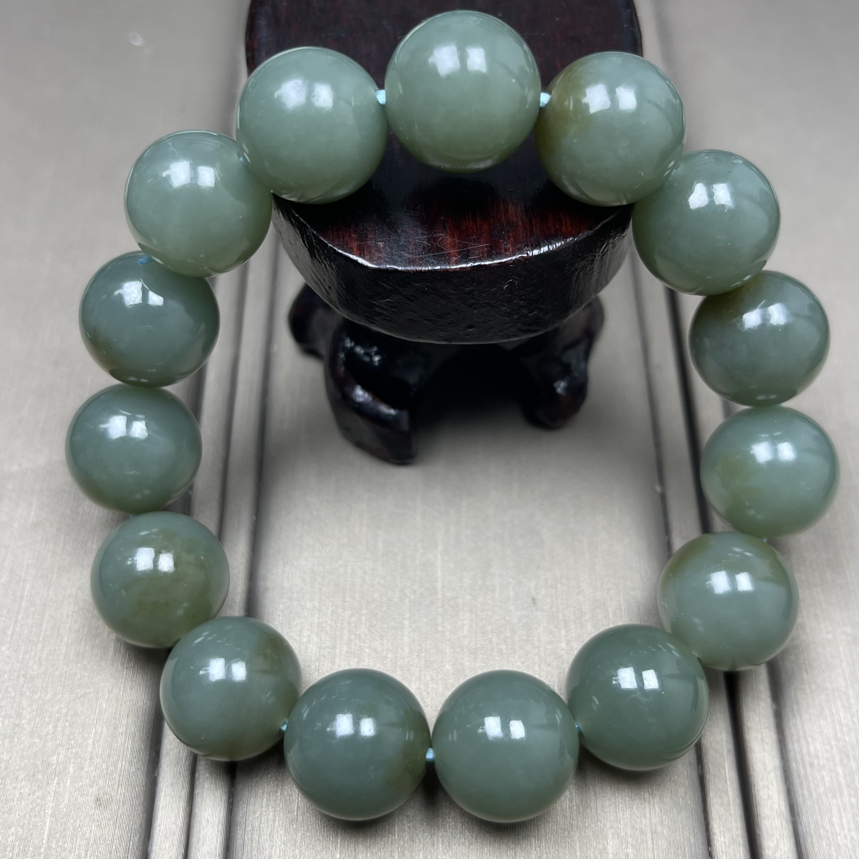 天然和田玉手串14mm圆珠新疆且末蓝飘糖绿色一物一证时尚