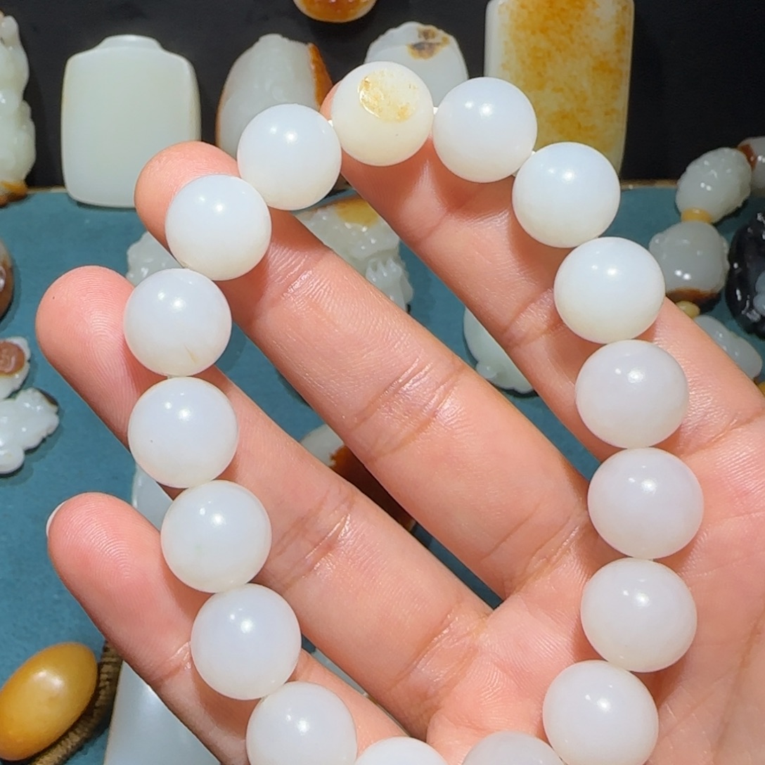 颈饰未镶嵌和田玉