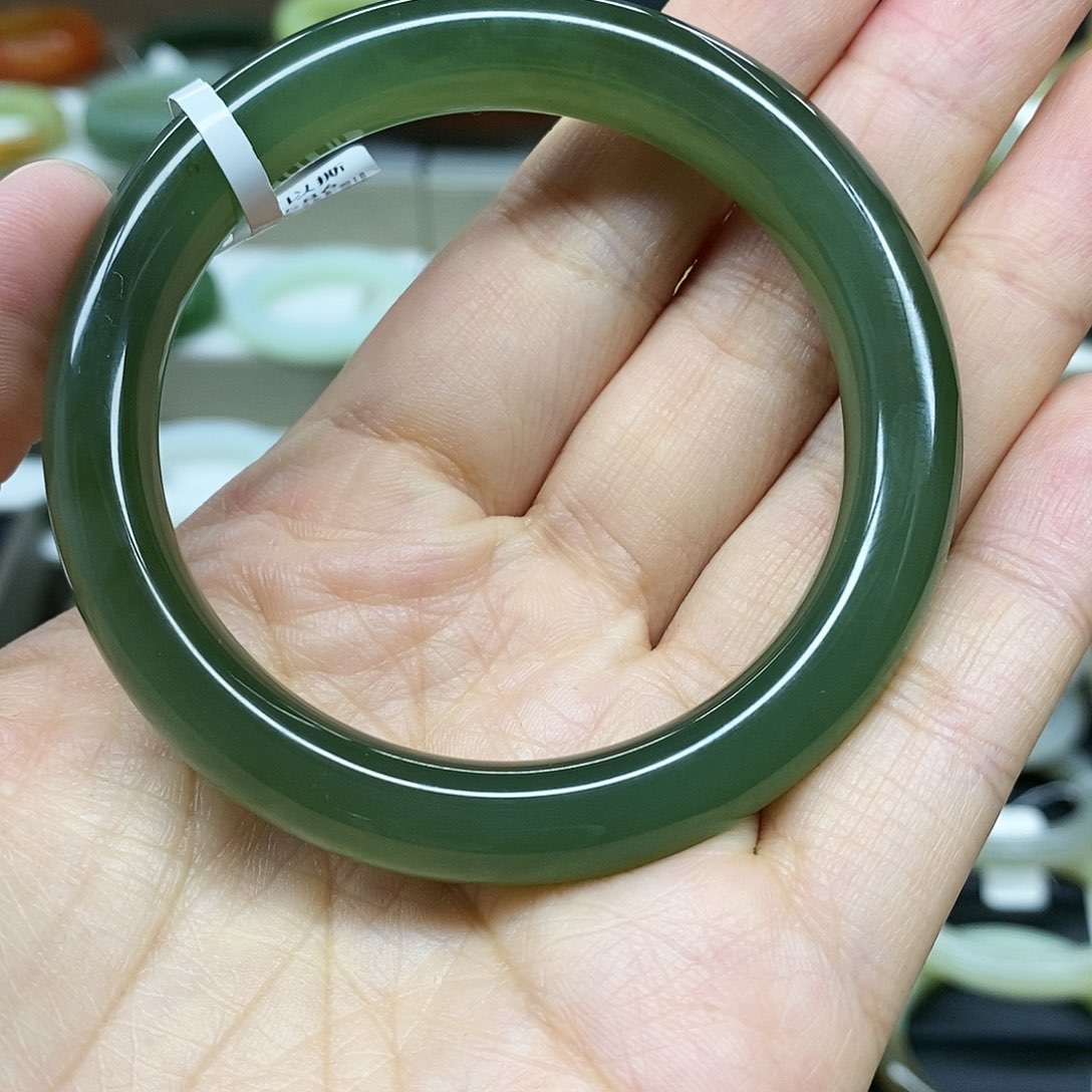 【闪购商品】未镶嵌手镯和田玉