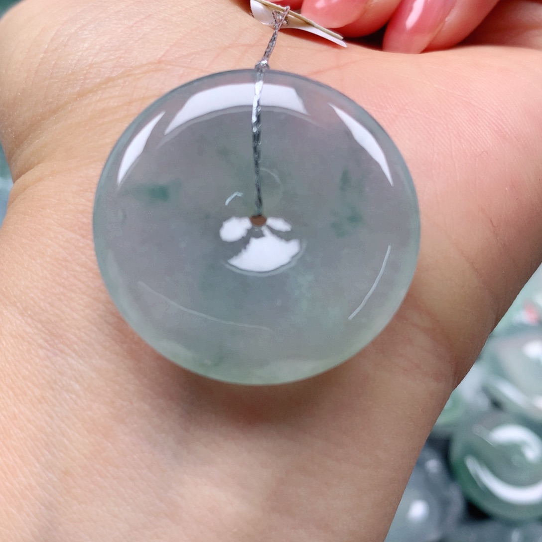 翡翠颈饰未镶嵌天然翡翠