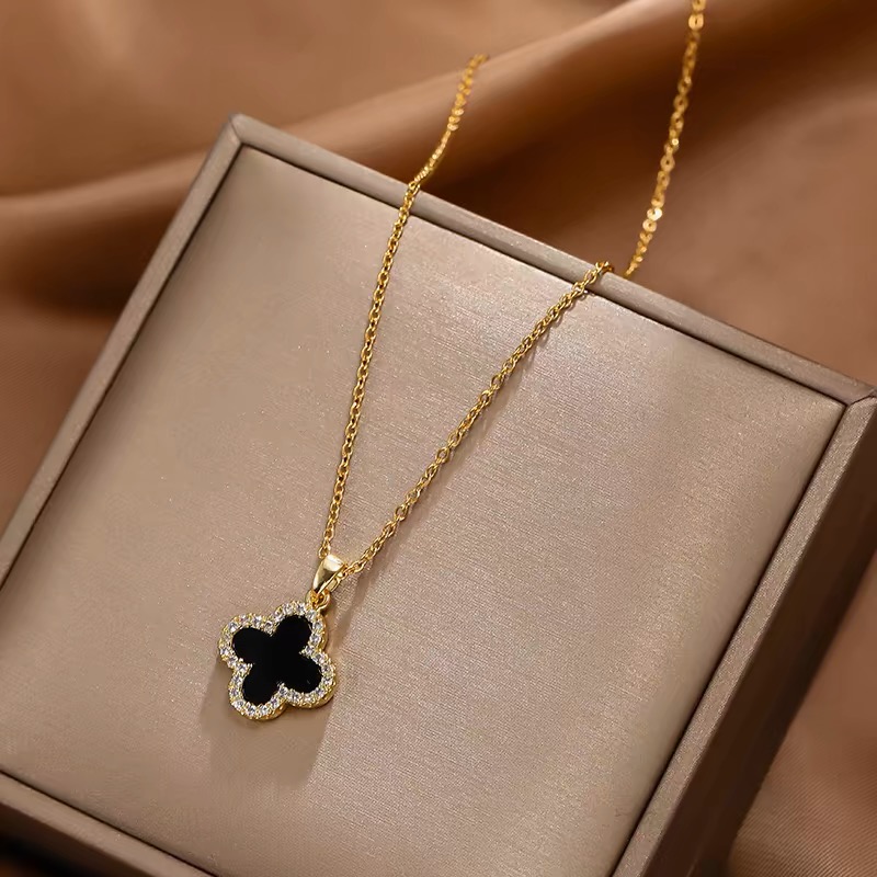 时尚四叶草锁骨双面吊坠项链