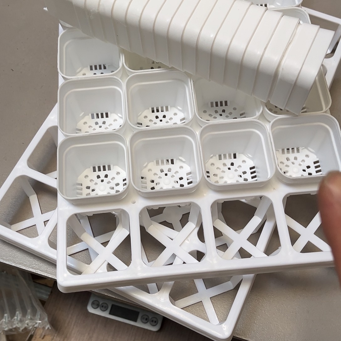 中厚口5.2高5白盆48个带2个拖架