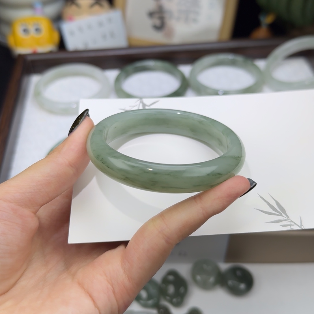 喵***树石英质玉（天山翠）未镶嵌手镯56.2圈口