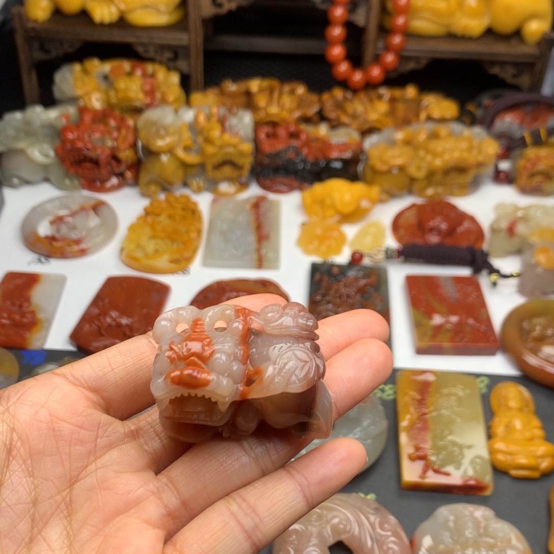 石英质玉（黄龙玉）挂件未镶嵌