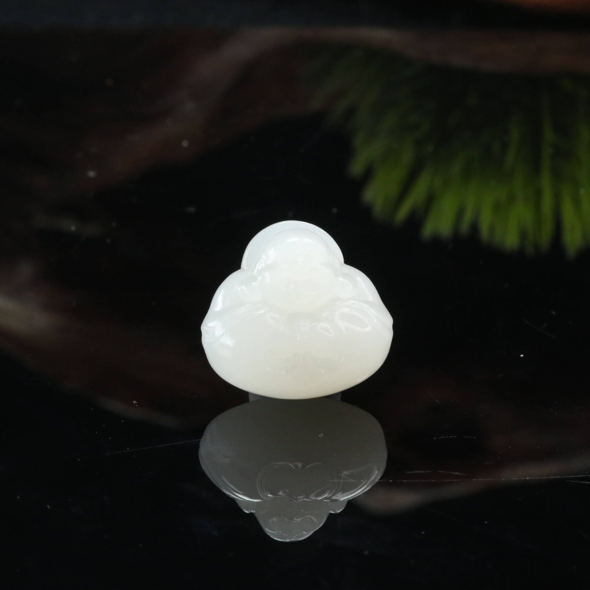 11和田玉一级白抱抱佛/500838上海嘉禾拍卖