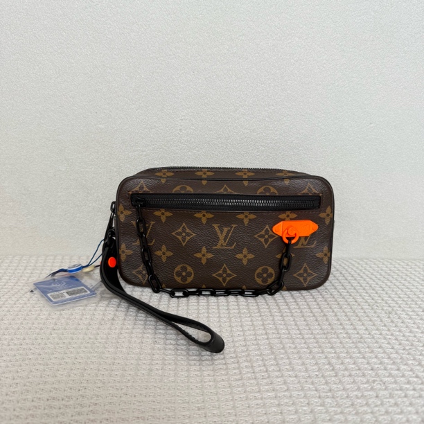 99新 LouisVuitton/路易威登 98新6303/男士经典棕老花链条手拿包