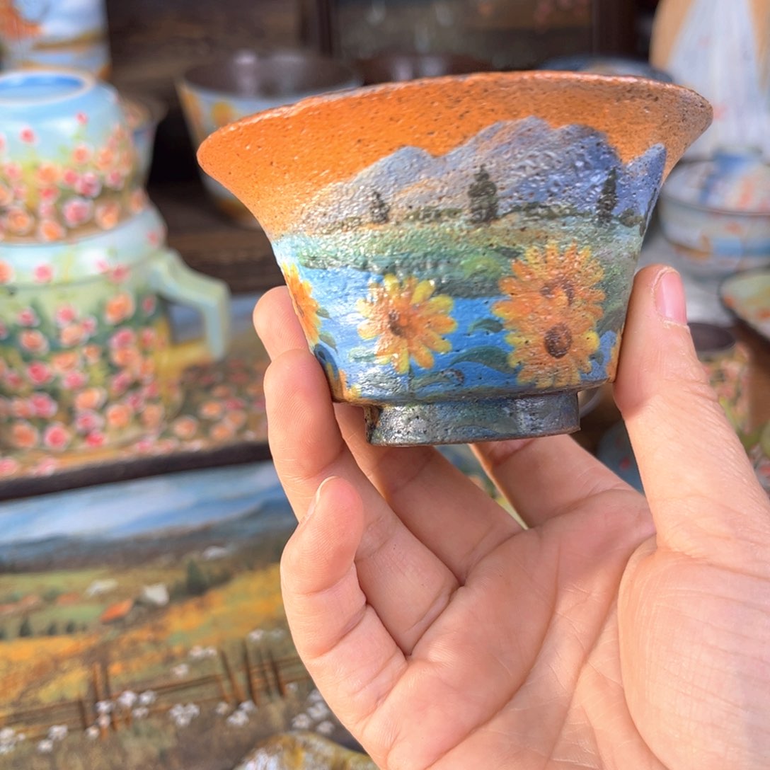 碟釉下五彩斑斓色彩