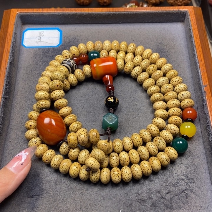 星月菩提吊坠菩提