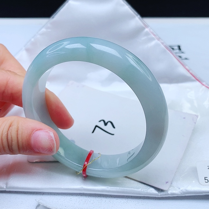 翡翠手镯（圆镯）未镶嵌55+正圈