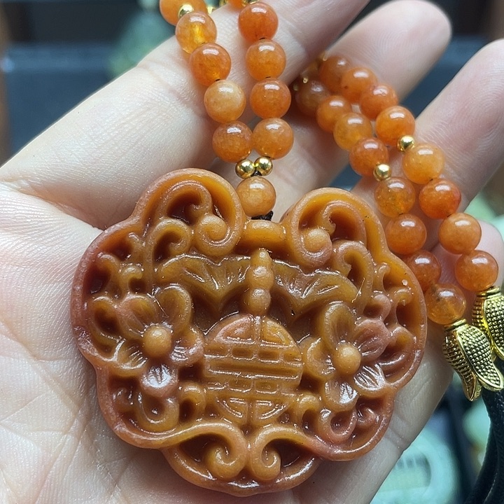 未镶嵌蛇纹石玉颈饰