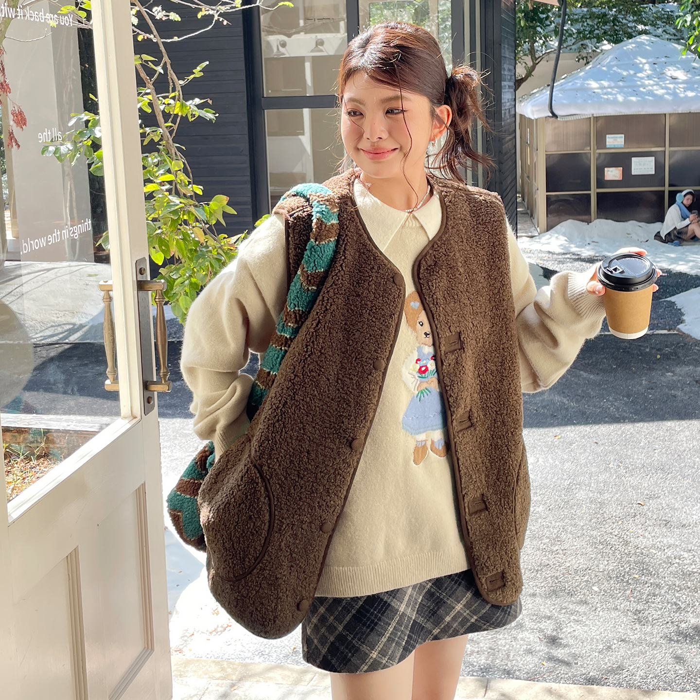 简约高级感羊羔毛马甲外套大码女装冬季加绒外搭宽松马夹背心上衣
