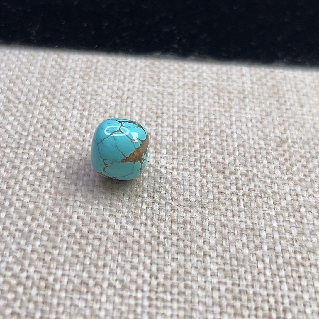 绿松石未镶嵌珠宝奇石12.6