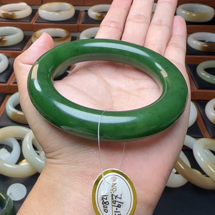 和田玉未镶嵌手镯菠菜绿胖圆条55.2