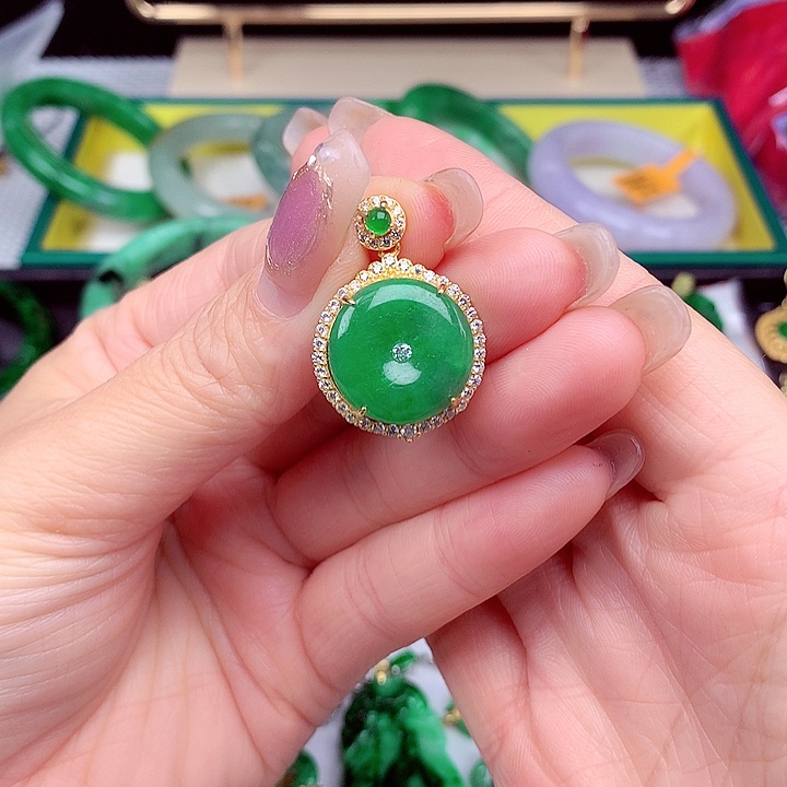 翡翠颈饰银S925镶嵌翡翠