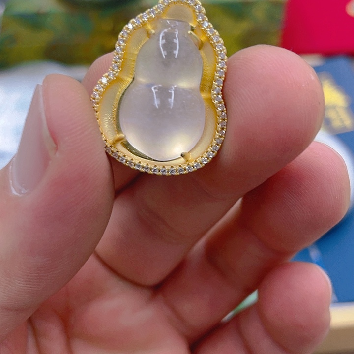 翡翠颈饰未镶嵌666666666