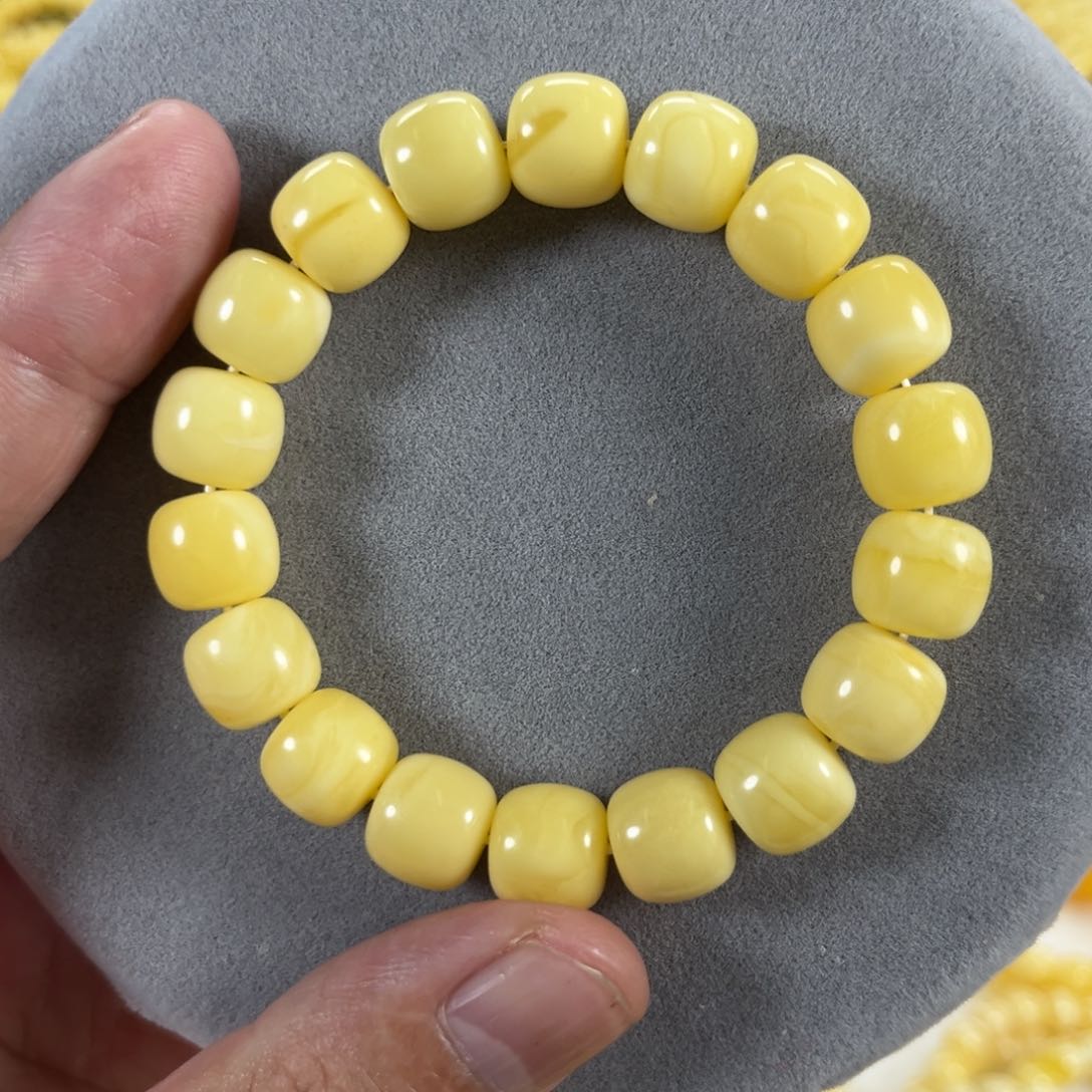 蜜蜡手串未镶嵌纯天然俄料奶黄