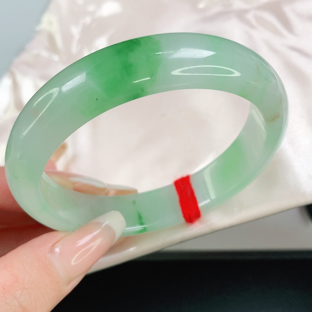 翡翠手镯未镶嵌9025翡翠