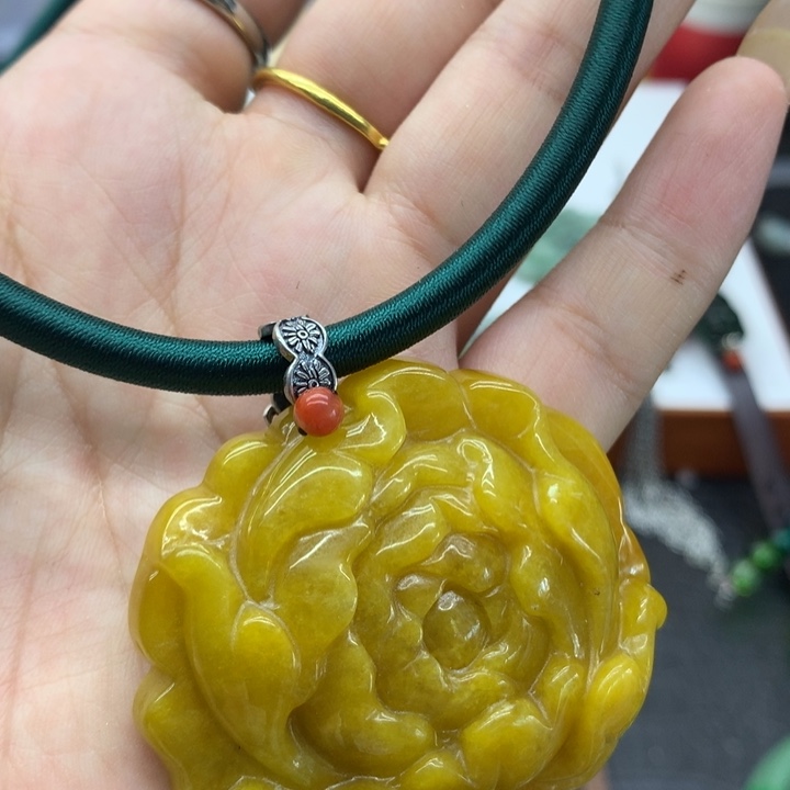 颈饰未镶嵌翡翠吊坠