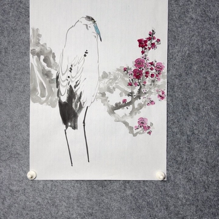 手绘写意梅花图案