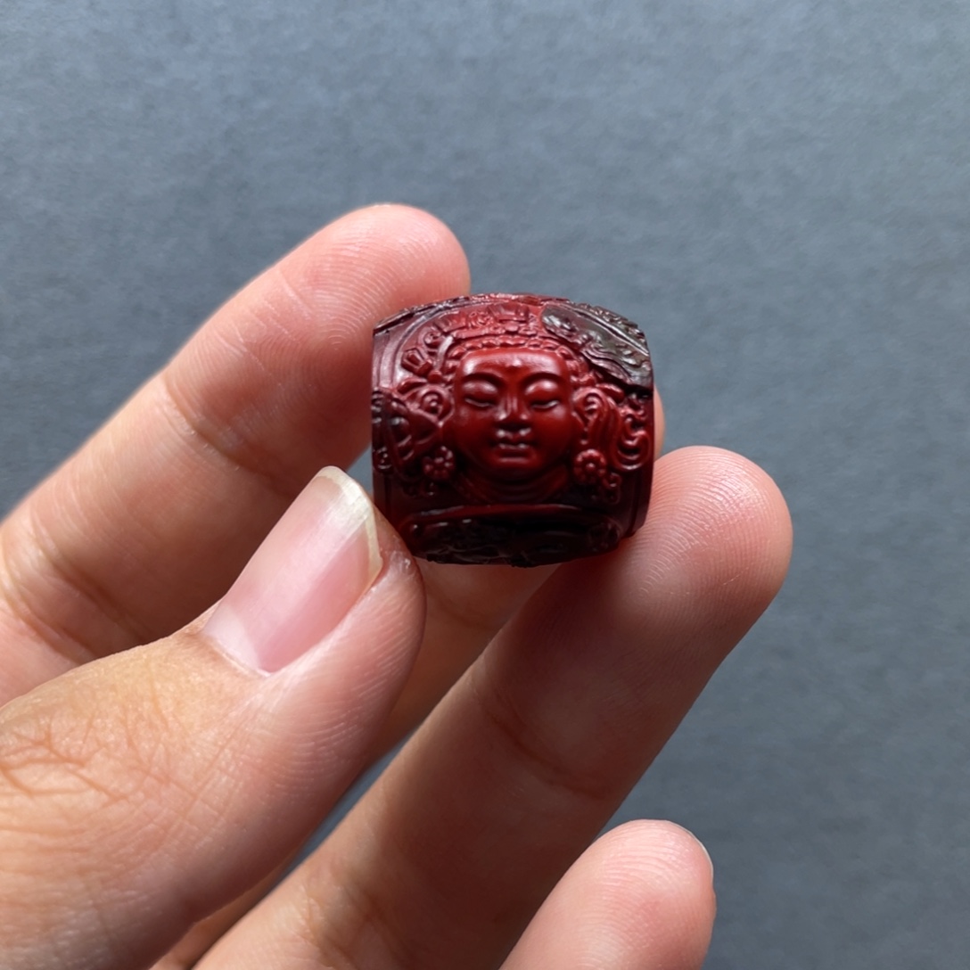 未镶嵌配饰南红玛瑙观音