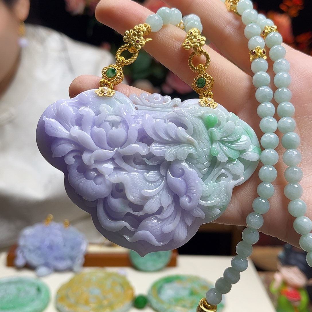 翡翠颈饰未镶嵌凤凰