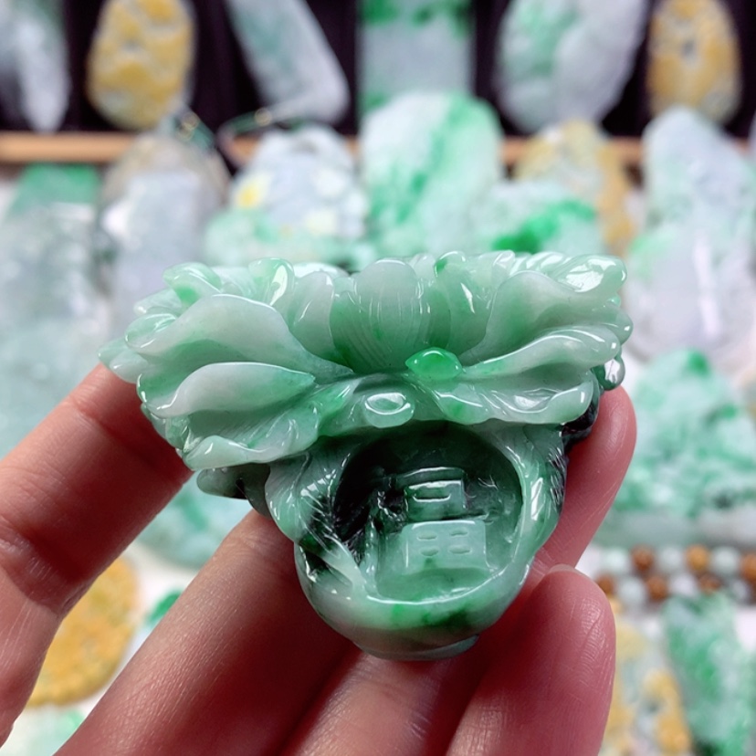 【闪购商品】翡翠吊坠(不含链)未镶嵌