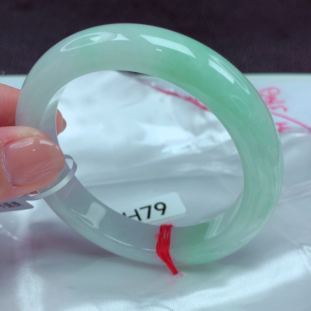 翡翠手镯未镶嵌手镯88