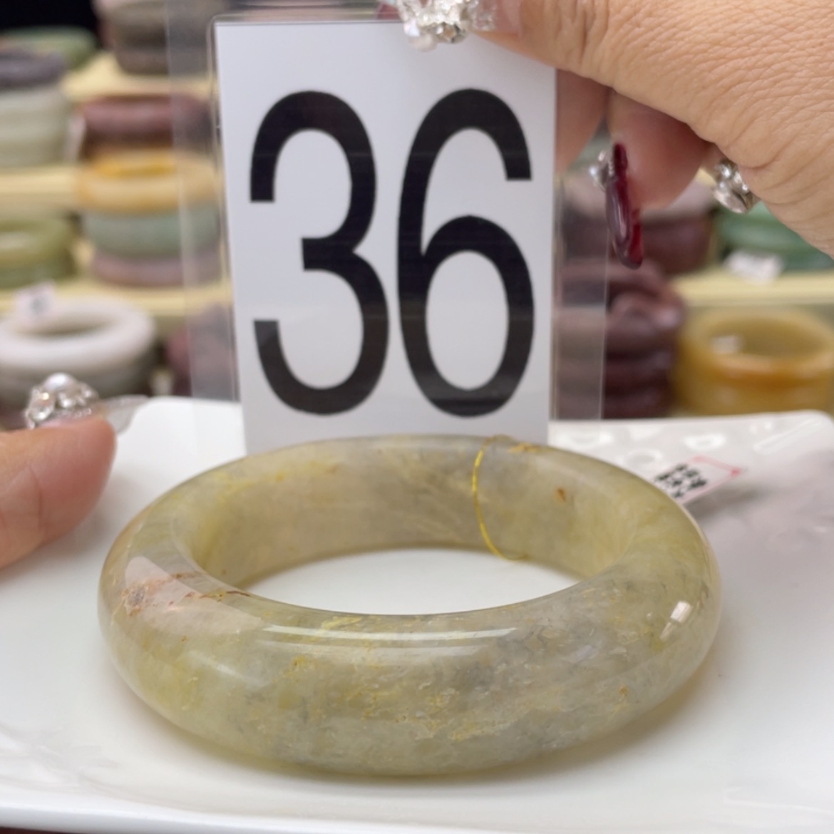 【闪购商品】石英质玉手镯未镶嵌