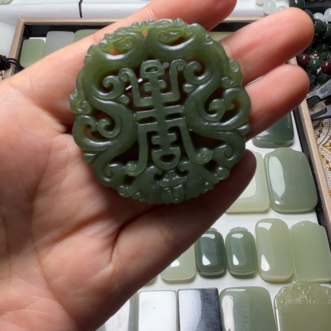 和田玉未镶嵌颈饰