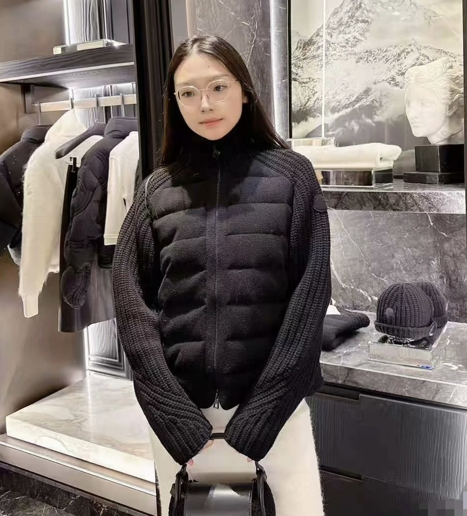 未使用 MONCLER S码新款黑色羊毛拼接针织羽绒服 1239