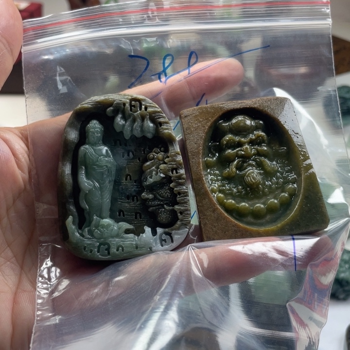 金***子定制翡翠未镶嵌毛货