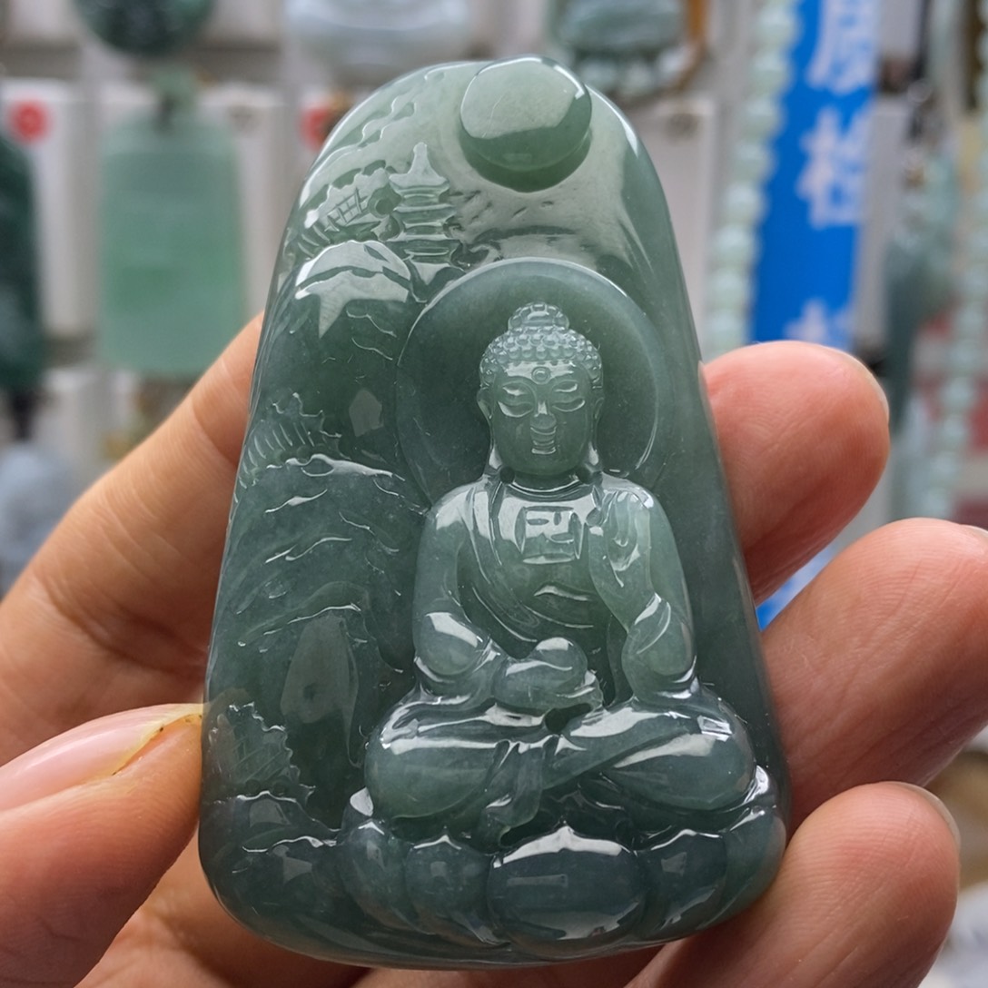 翡翠颈饰未镶嵌佛