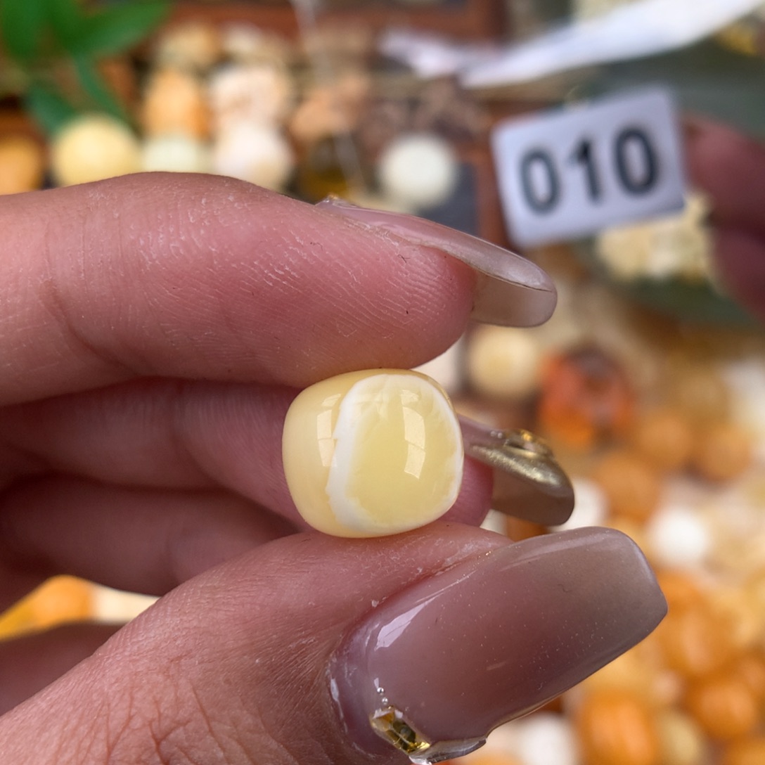 琥珀珠宝奇石未镶嵌11.2
