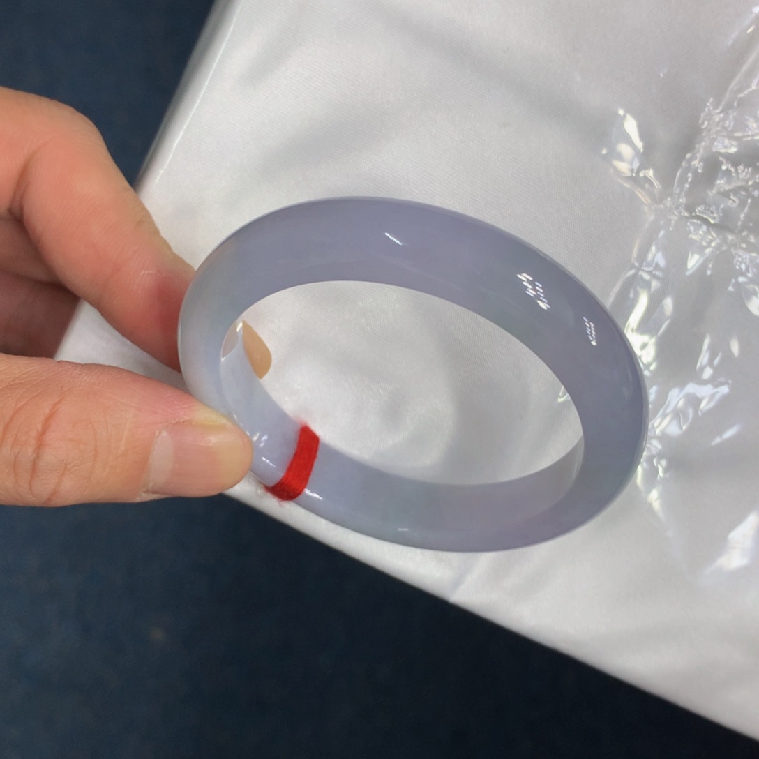 翡翠手镯未镶嵌翡翠